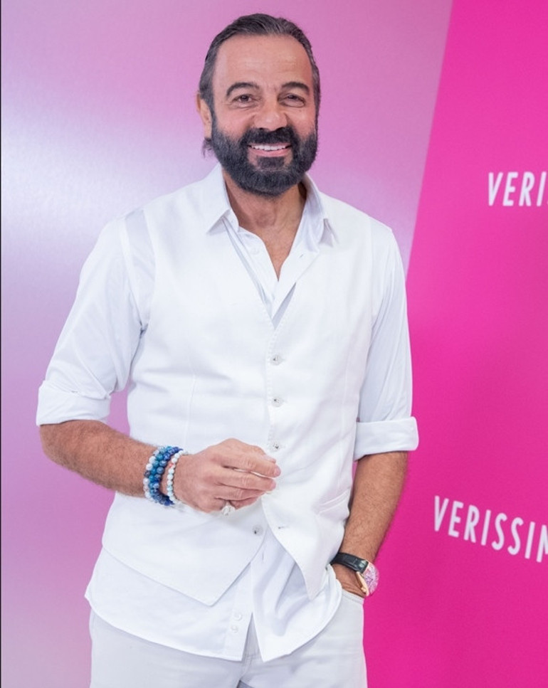 Oyuncu Kerem Alışık İtalyanca şiirle mest etti
