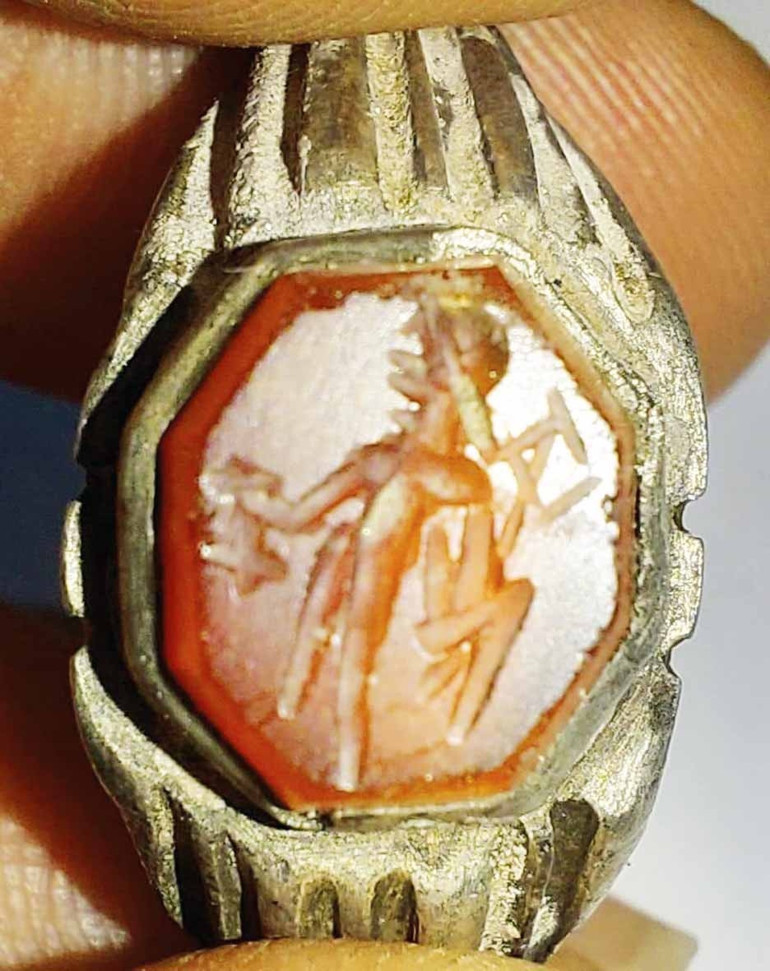 Arkeolojik kazıdan manastır çıktı