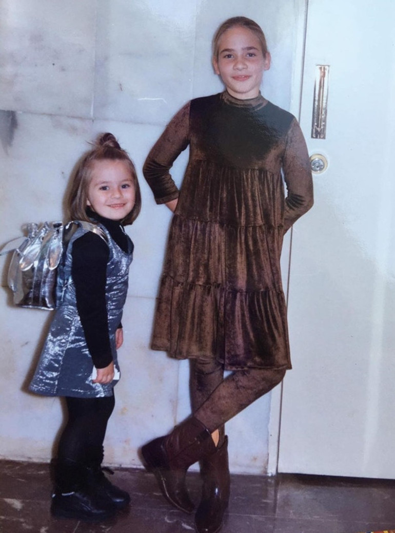 İşte gerçek 90’larda ben ve kardeşim Çocuk mankenliği yaparken...