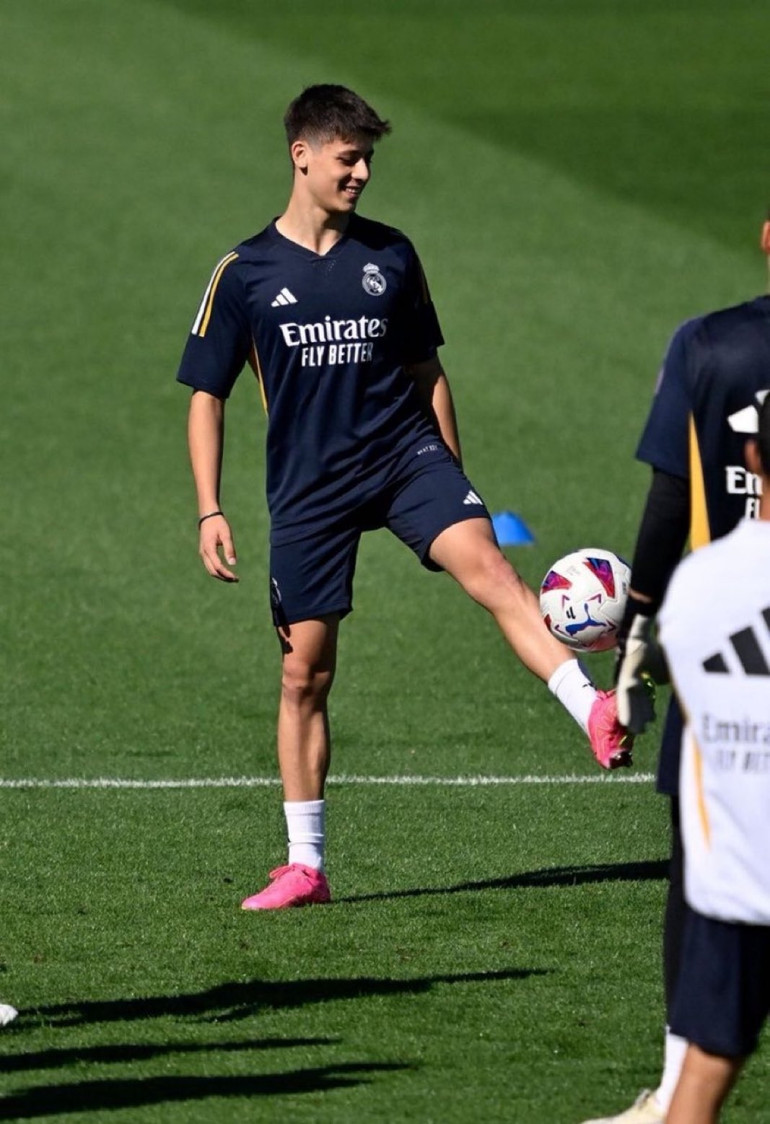 Son Dakika: Real Madridde Arda Güler mucizesi Saha çalışmalarına başladı... Forma giyebileceği ilk maç...