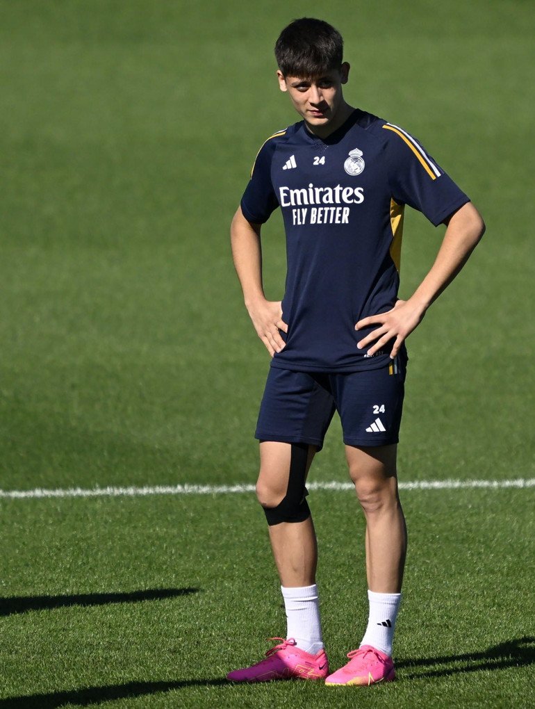 Son Dakika: Real Madridde Arda Güler mucizesi Saha çalışmalarına başladı... Forma giyebileceği ilk maç...