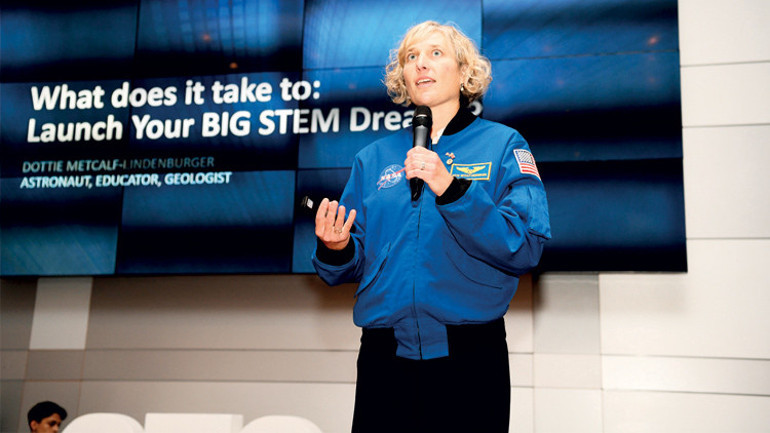 Öğrencilerden yoğun ilgi... Astronot kuyruğu