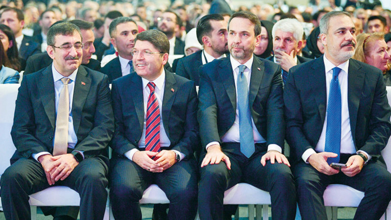 Cumhurbaşkanı Erdoğan’dan kongre mesajları: İşçi ve emeklilere müjdelerimiz var