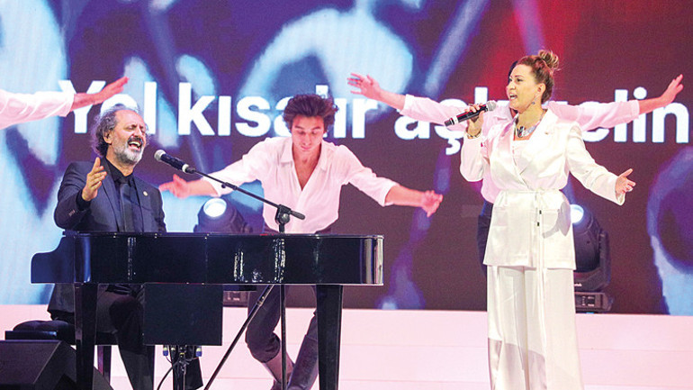 Cumhurbaşkanı Erdoğan’dan kongre mesajları: İşçi ve emeklilere müjdelerimiz var