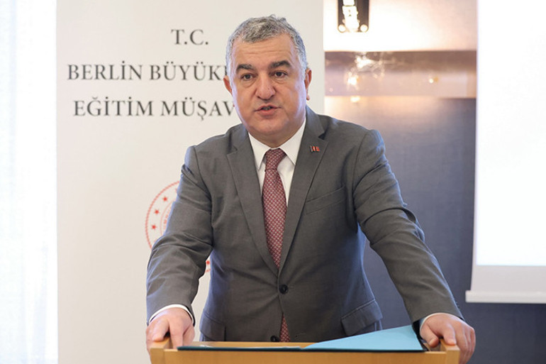 ‘Türk kültürü ve dilini korumalıyız’