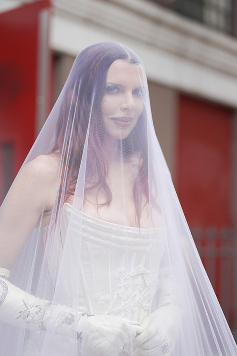 İki ay aşk yaşadı, anlata anlata bitiremiyor: İlk buluşmada boynunu öptüm, bana sımsıkı sarıldı