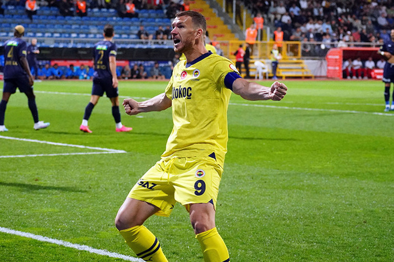 Fenerbahçeli golcü Edin Dzeko, İtalyanları bin pişman etti Dünya yıldızlarını solladı