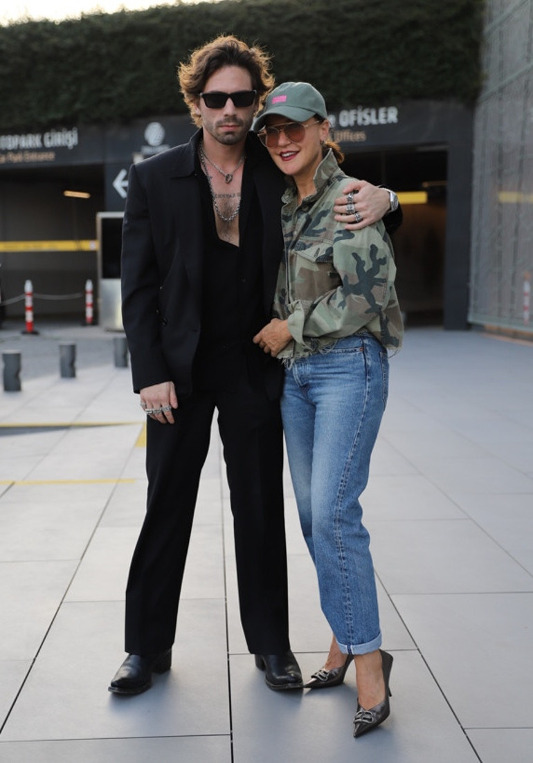 Anne oğulun AVM stili