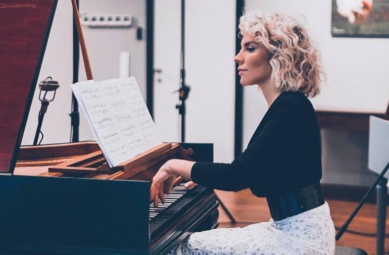 Yeni konserlere gidip eskileri yâd edeceğiz