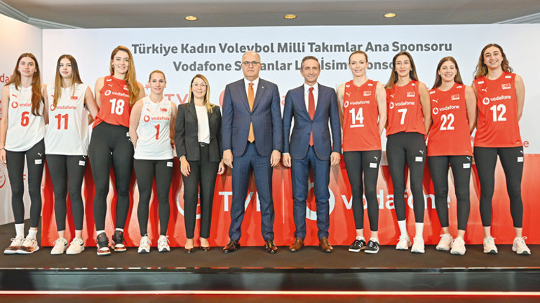 Kadın voleyboluna tarihi destek