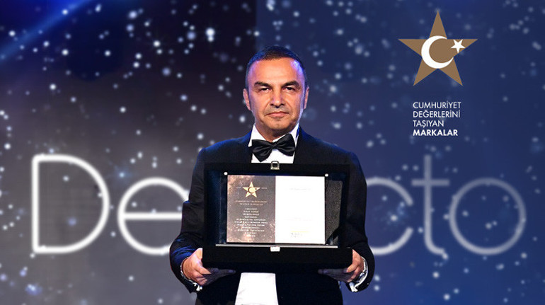 DeFacto ‘Cumhuriyet Değerlerini Taşıyan Marka’ seçildi