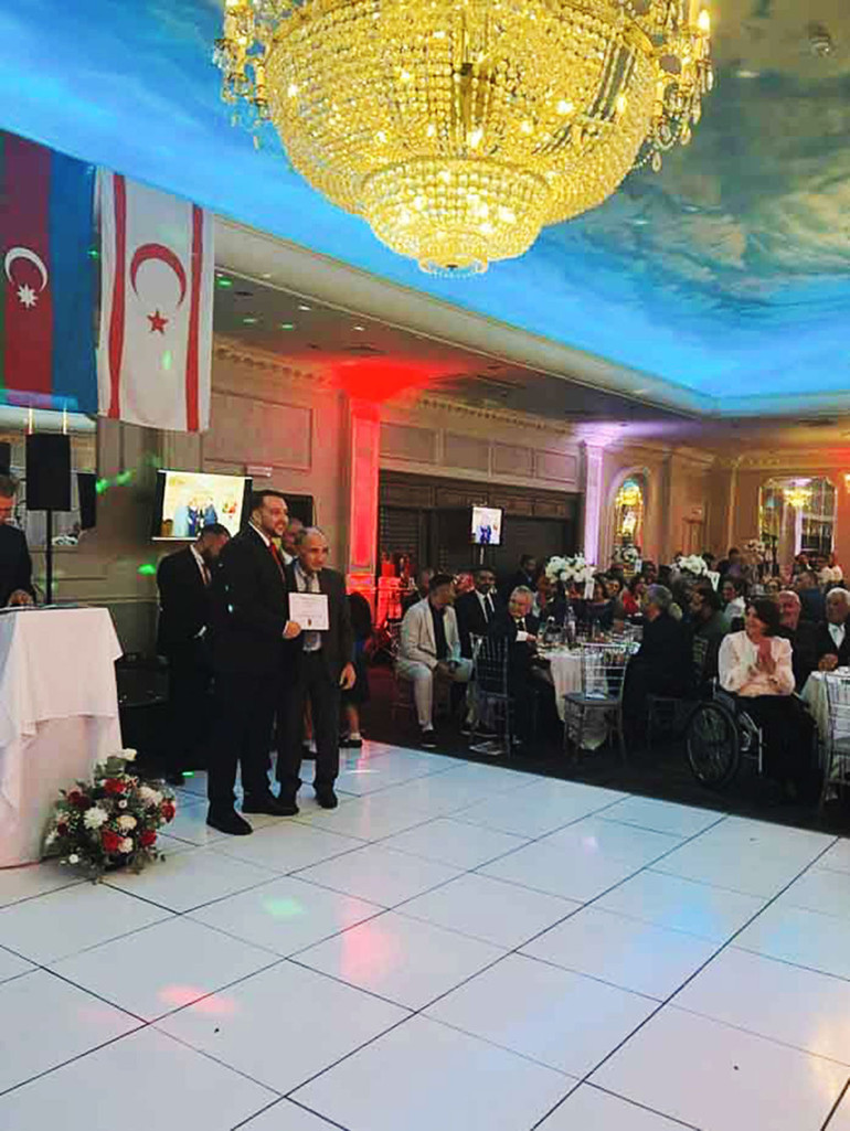 Londra Metropolitan Türk Polis Derneği’nin gecesinde büyüme mesajı