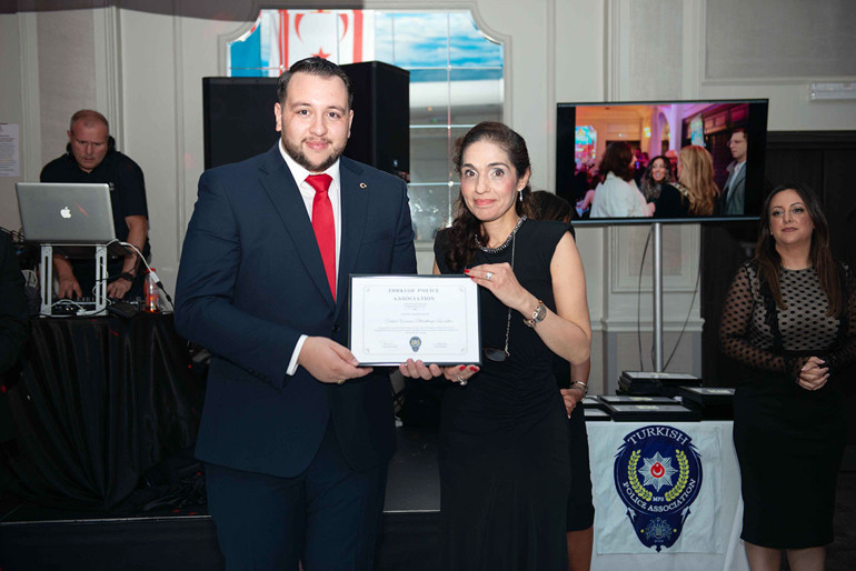 Londra Metropolitan Türk Polis Derneği’nin gecesinde büyüme mesajı