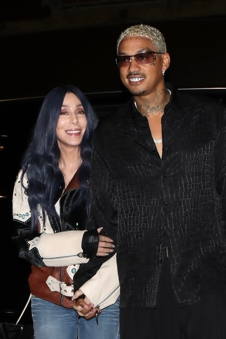 Ünlü şarkıcı genç erkeklere tövbe etmişti: Yolladığı mesajlarla onu kendine aşık etmiş