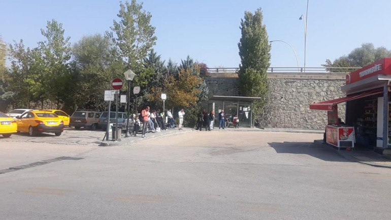 Anıtın zemini 100’üncü yıla yakışmıyor
