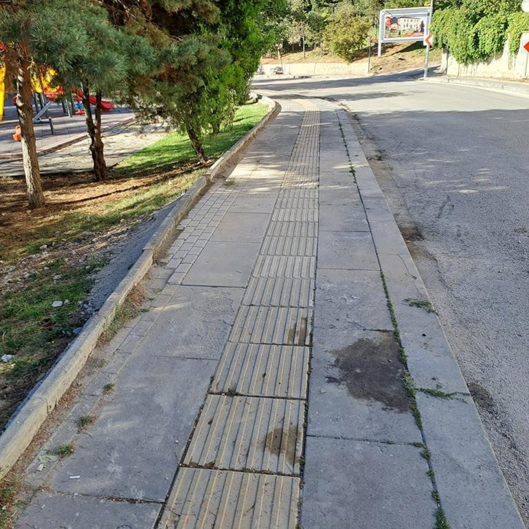 Anıtın zemini 100’üncü yıla yakışmıyor