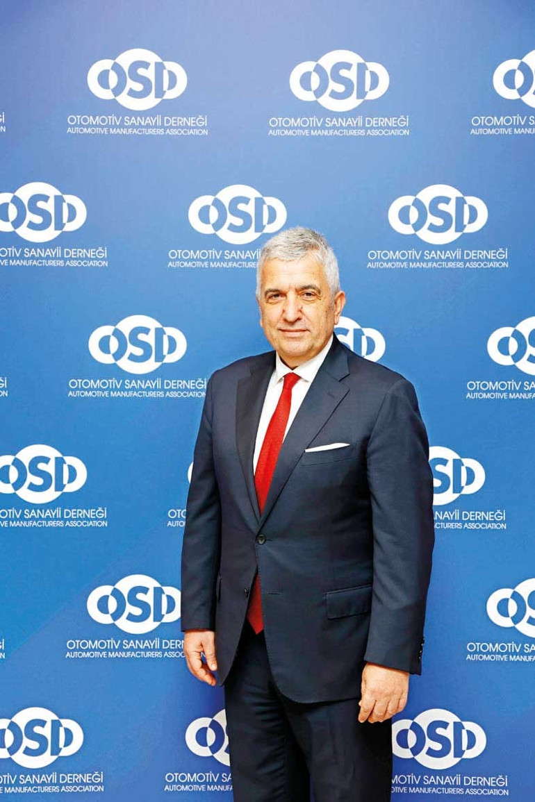 Otomotivde milyonluk başarı... Otomotiv sektörü Cumhuriyet’in 100. yılında üretim ihracat ve satışta 1 milyon adedi aşıyor