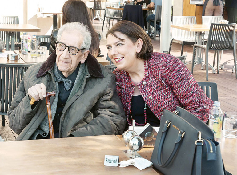 Heykelin ‘yeni keşifler’i ödüllerini aldı