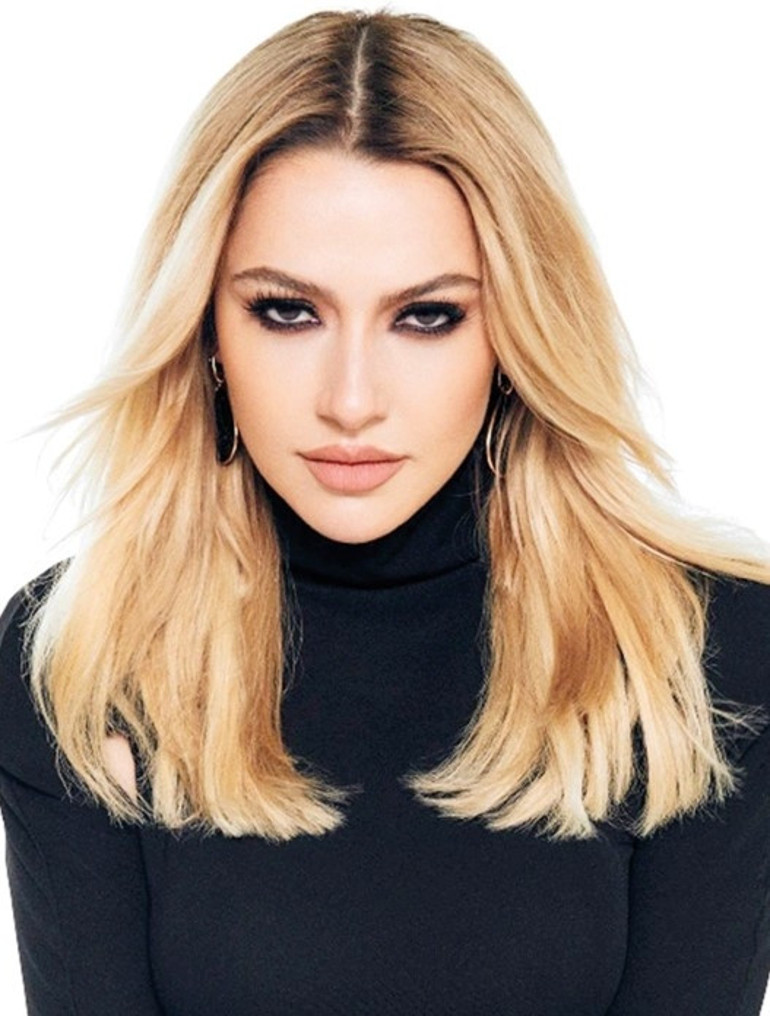 Hadise, Eda Ece, Yasemin Sakallıoğlu... Ünlü isimlerden savaşa tepki
