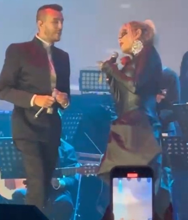 Sırılsıklam süperstar