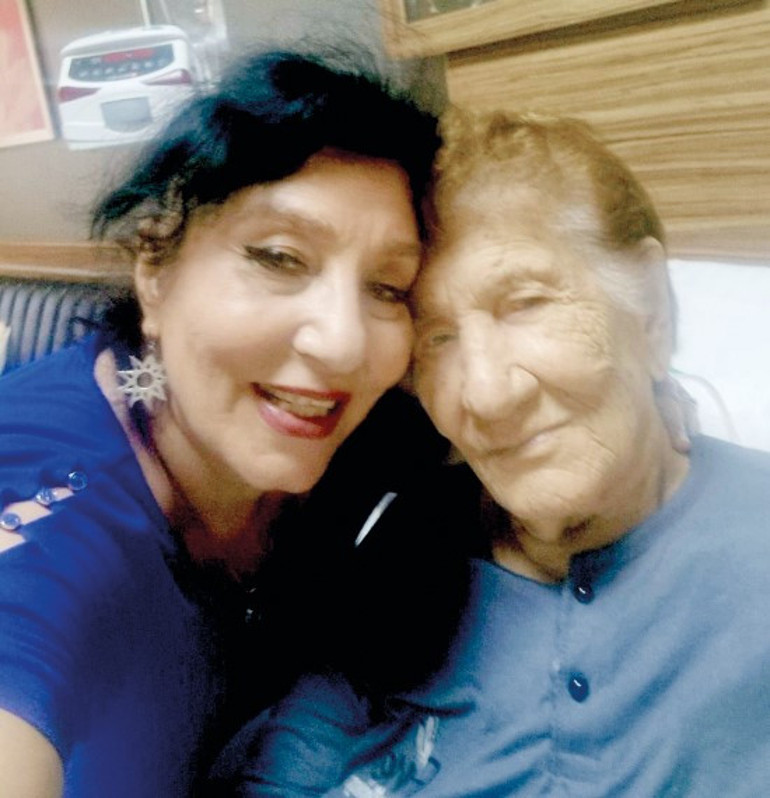 Hande Erçelin yeğeni Maviden güzel haber