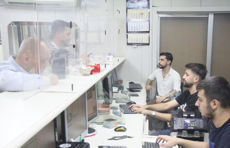 Yanlış hesap yaptı, 100 bin TL fazla para verdi