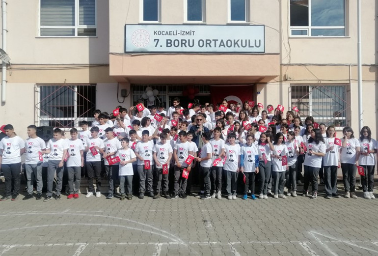 Soner Arıcanın 100.yıl marşı okullarda çalacak