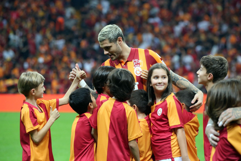 Galatasaray - Beşiktaş maçında gol atan Mauro Icardi tarihe geçti