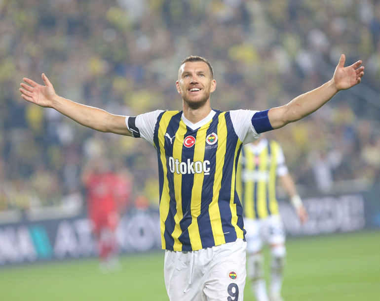 Fenerbahçe, Hatayspor maçında 22 yıl sonra bir ilki başardı Szymanski yine attı...