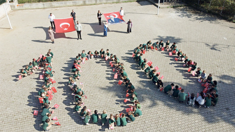 Dört bir yanda kutlamalar başladı