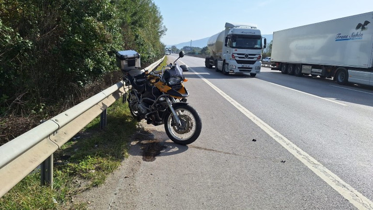 TEMde korkunç kaza: Motosiklet 100 metre sürüklendi, sürücüsü hayatını kaybetti