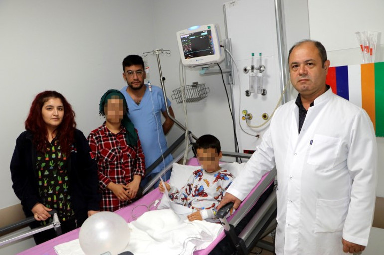 Yuvada bakıcı dehşeti Dövüp yere fırlattığı çocuğun kafatası kırıldı, gözleri morardı