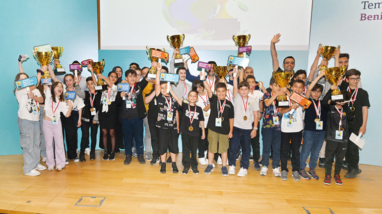 100 okul, depremzede öğrencilerle buluştu... QNB Finansbank’tan 100. yıl dokunuşu