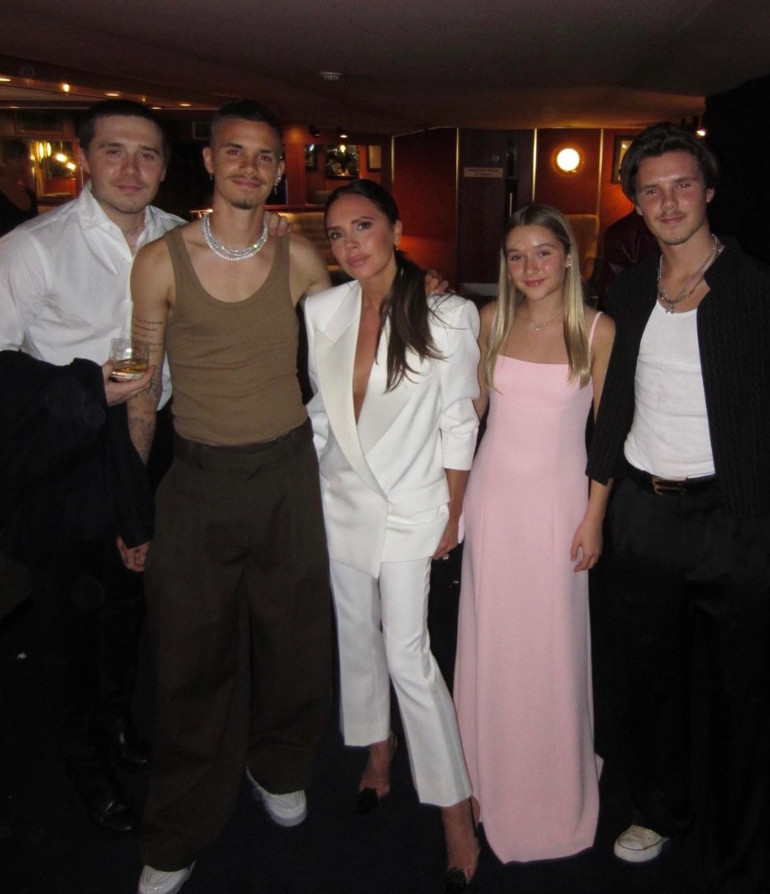 İhanet skandalı konuşuldukça birbirlerine kenetleniyorlar: Tüm gece karısına dokunmadan duramadı