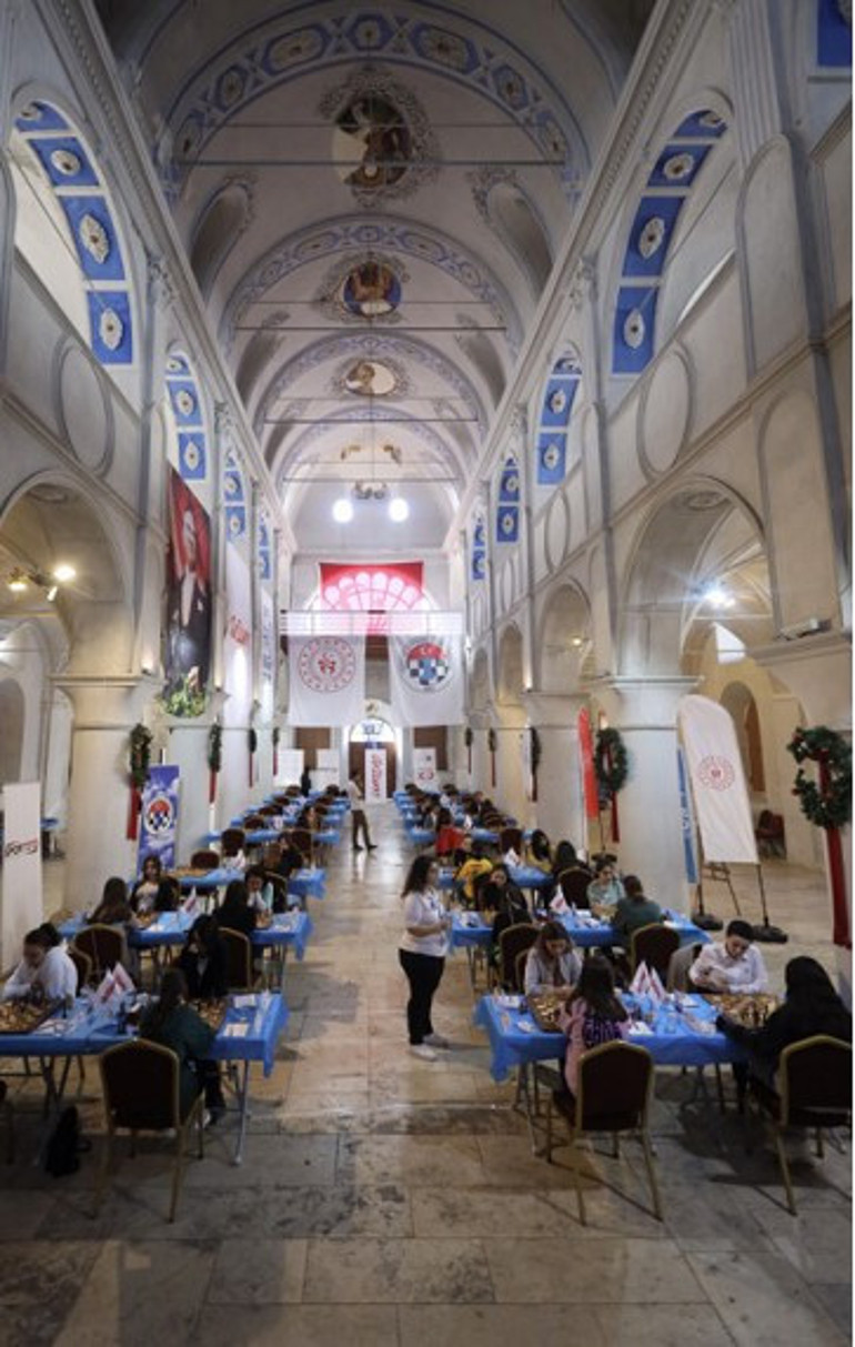 Kadınların her hamlesi Cumhuriyet’in karesi