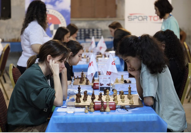 Kadınların her hamlesi Cumhuriyet’in karesi