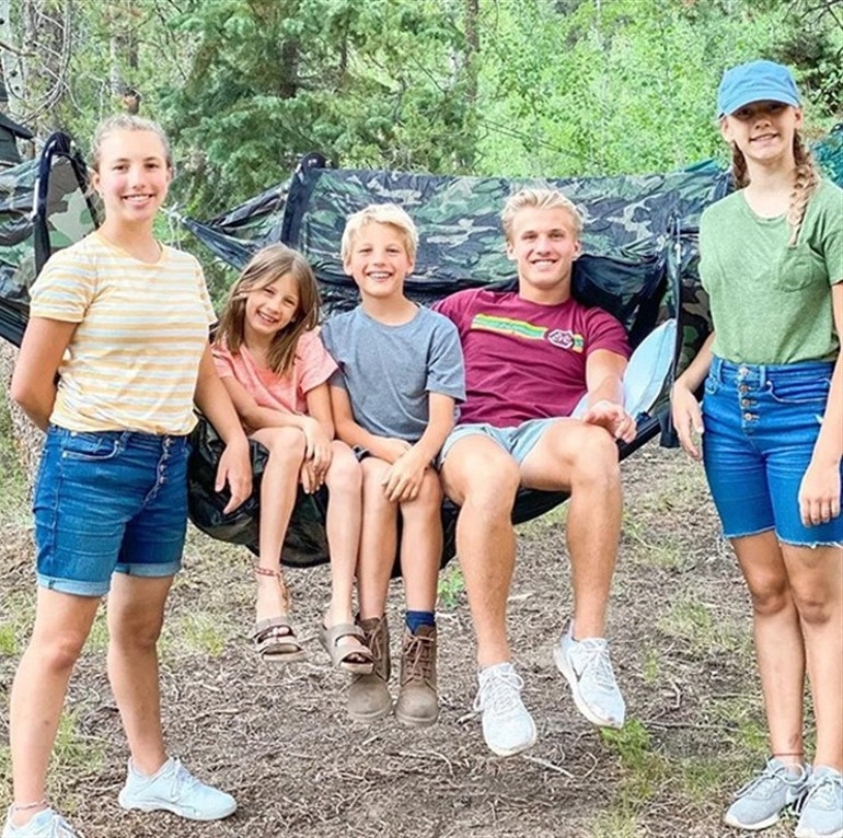 Ünlü YouTuber kendi çocuklarını istismar suçundan tutuklanmıştı… Polisin kapısını kırdığı anlar ortaya çıktı