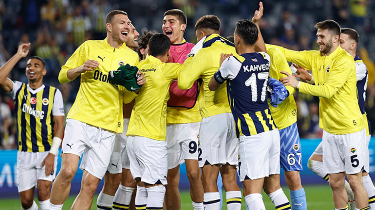 Galatasaray, Fenerbahçe ve Beşiktaşın maçlarının ardından UEFA ülke puanı sıralaması güncellendi Türkiye kaçıncı sırada Farkı az da olsa açtık... İskoçyadan güzel haber