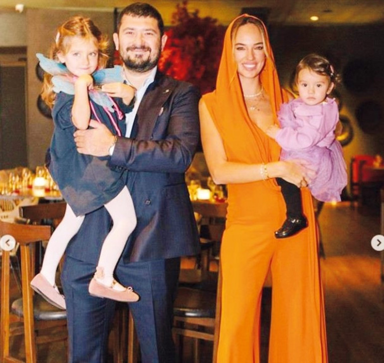 Olaylı bir şekilde boşanmışlardı... Eski eşler 14 yıl sonra bir arada