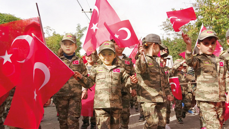 Cumhuriyetimiz 100üncü yaşında... Asın bayrakları