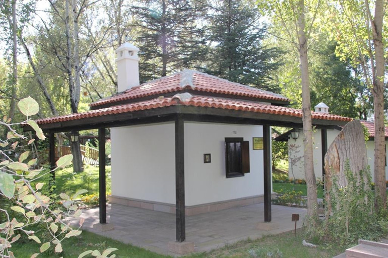 Gidin-gezin-görün Ata’yı hissedin