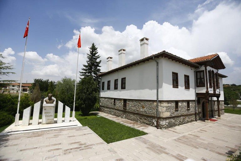 Gidin-gezin-görün Ata’yı hissedin