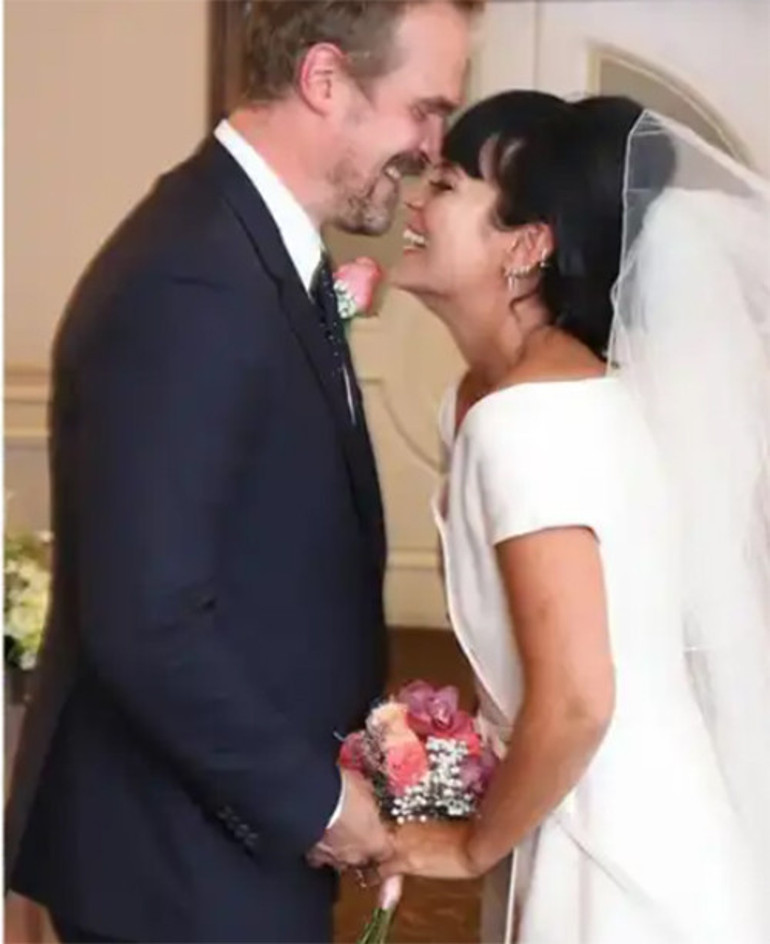 Hamburger yiyen gelin mutluluğu bulamadı: Yine yuvası dağılıyor