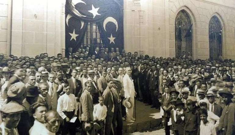 Cumhuriyetle ‘100’ümüz gülüyor