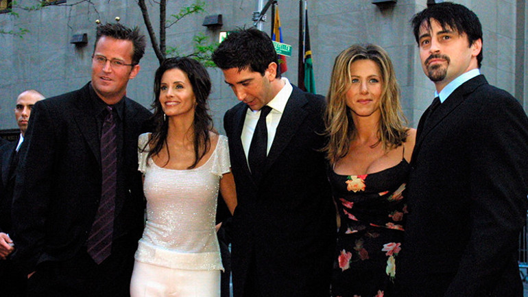 Friends dizisinin yıldızı Matthew Perry 54 yaşında hayatını kaybetti