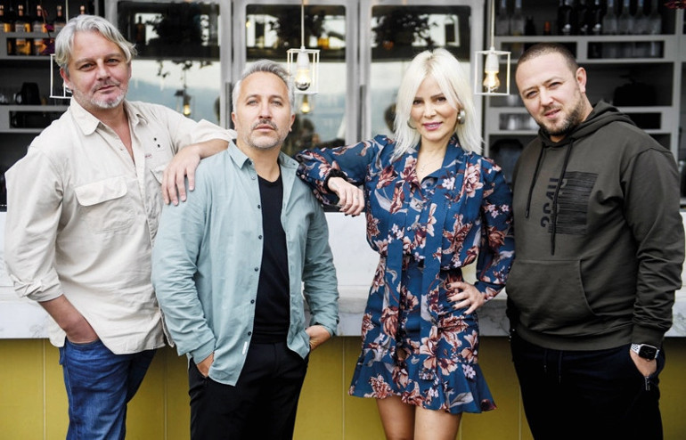 Cumhuriyet iyi ki var... Magazin Konseyi marşları konuştu