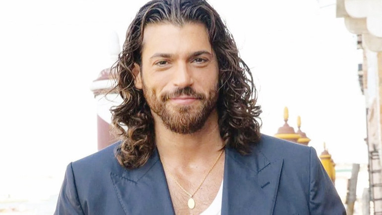 Cumhuriyet iyi ki var... Magazin Konseyi marşları konuştu