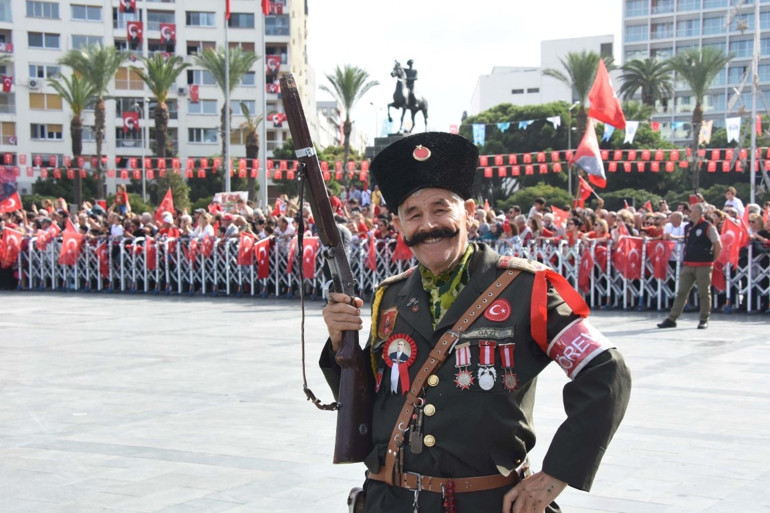 Tüm yurtta 100. yılda Cumhuriyet Bayramı coşkusu