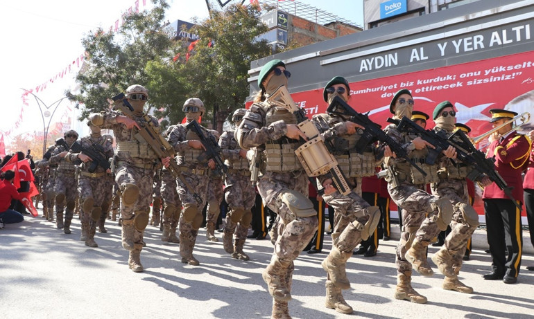 Tüm yurtta 100. yılda Cumhuriyet Bayramı coşkusu