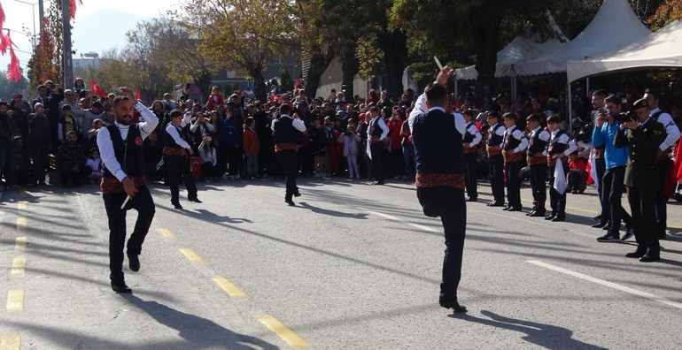 Tüm yurtta 100. yılda Cumhuriyet Bayramı coşkusu